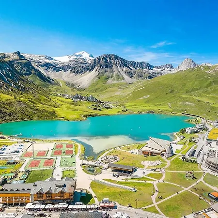 Rond Point Des Pistes Acces Direct Funiculaire Expose Sud Tignes